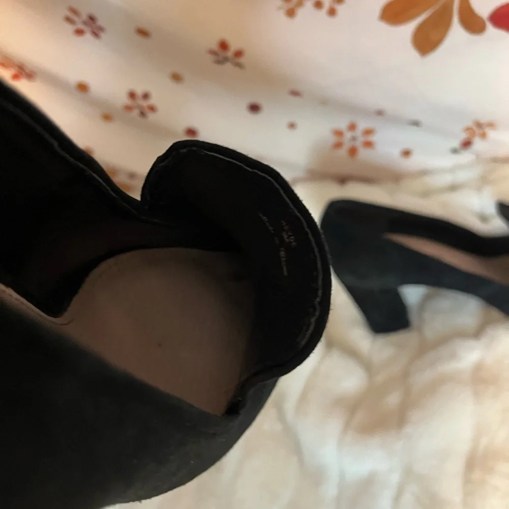 Donald Pliner Womens 9M Heyde Black Suede Block Heel Office Workwear Pumps City